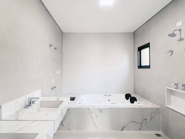 #821 - Apartamento para Venda em Jacareí - SP