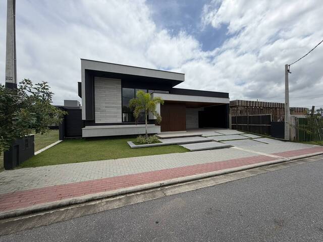 Casa para Venda em São José dos Campos - 3