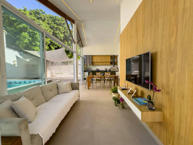 #878 - Casa para Venda em Jacareí - SP - 2