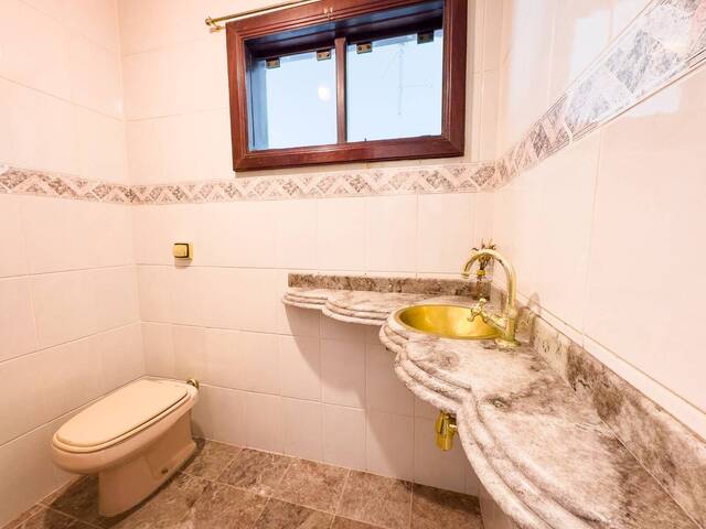 Casa para Venda em São José dos Campos - 4